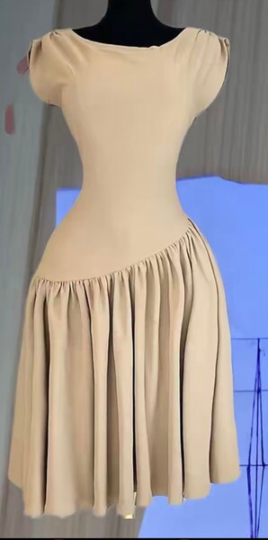 Robe élégante en soie beige