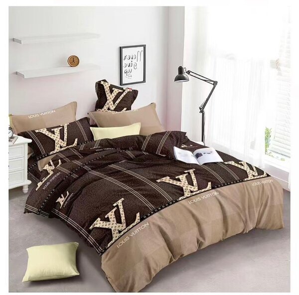 Bedsheet with pillow cases.