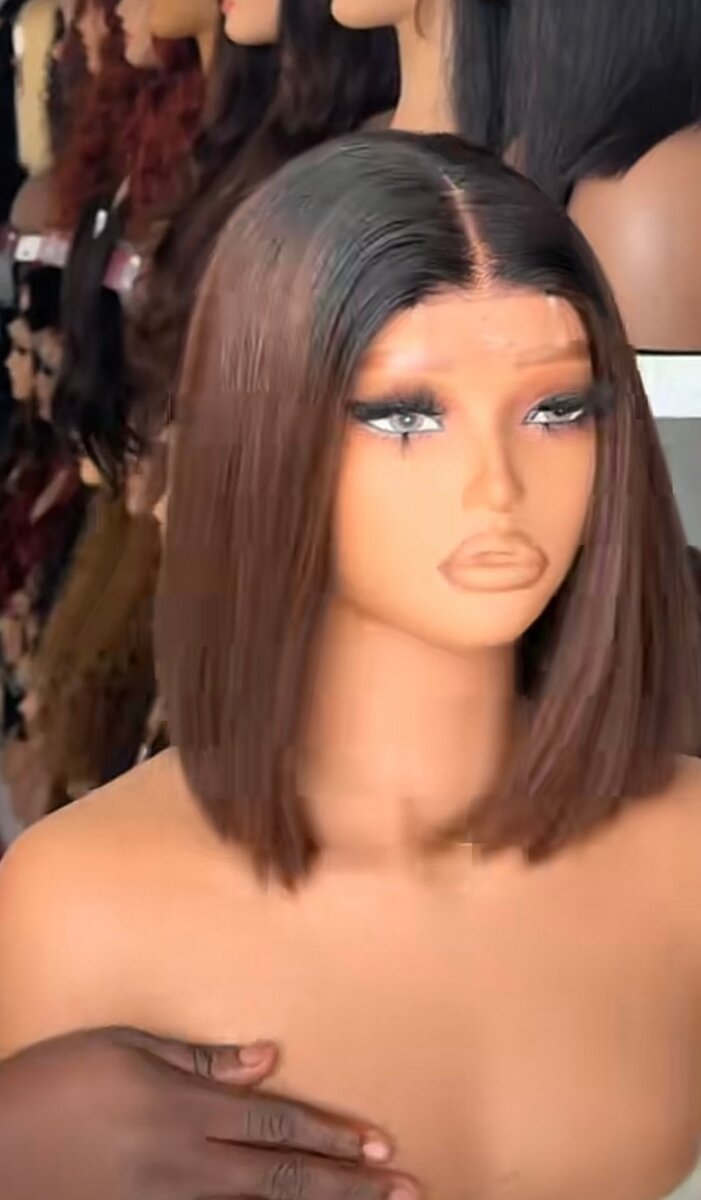 Perruque Carrée Brune Naturelle