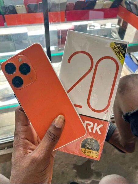 Smartphone Tecno Spark 20 Pro