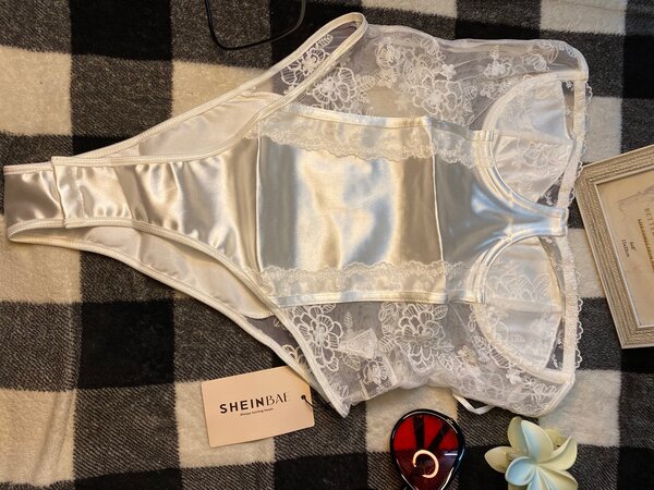 Lingerie Élégante en Dentelle