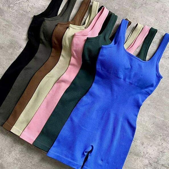 Combinaisons sans manches