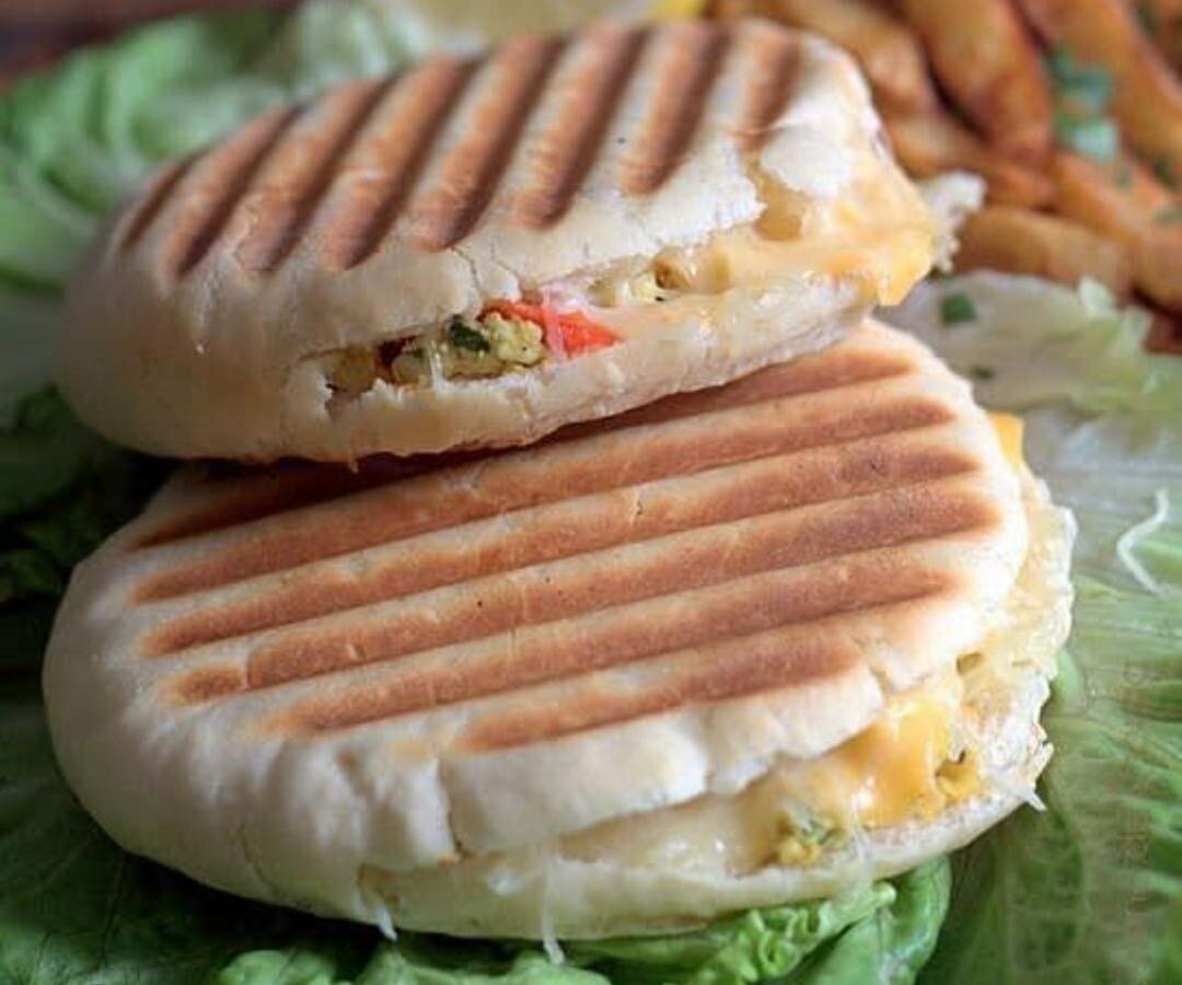 panini au oeuf fromage jambon