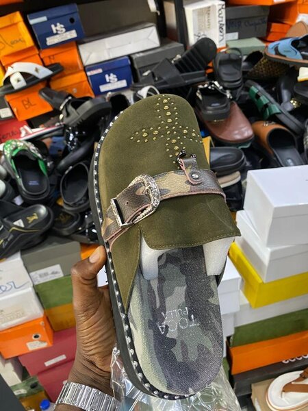 Sabots en daim élégants