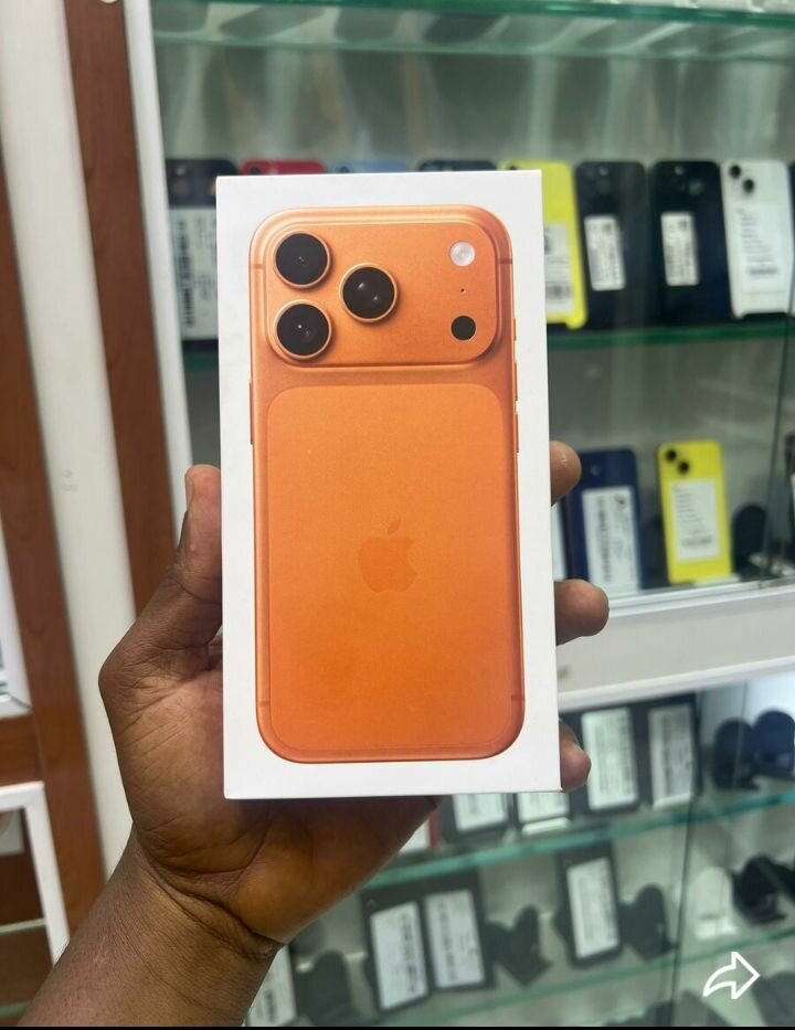 iPhone 14 Orange