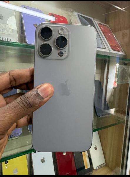 iPhone 14 Pro Max Gris