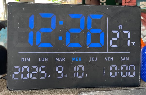 Horloge digitale avec température