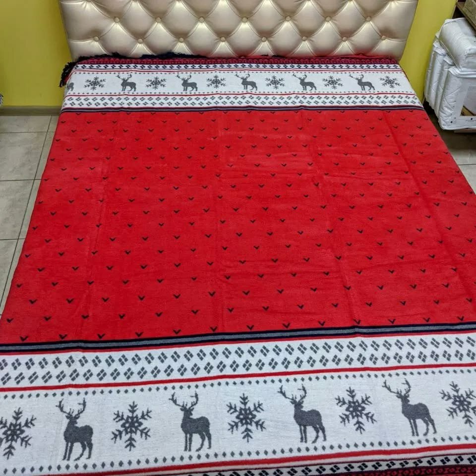 Мягкий и легкий двухсторонний плед