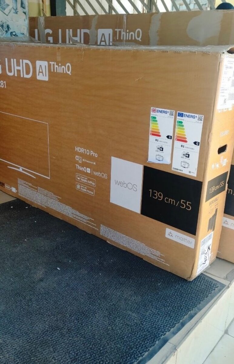 LG 55" UHD SMART 4K Alexa Chromcast Apple Airplay