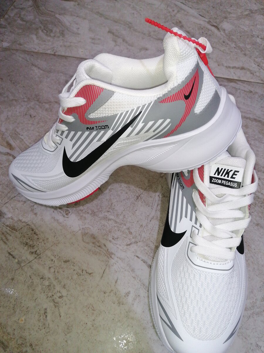 Nike Zoom Pegasus Sneakers