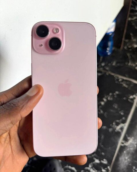 Apple iPhone 15 - Batterie 90%