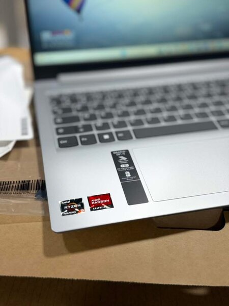 Ordinateur portable Lenovo