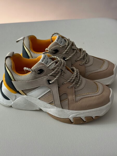 Кроссовки Stradivarius