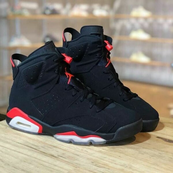 JORDAN 6 RETRO