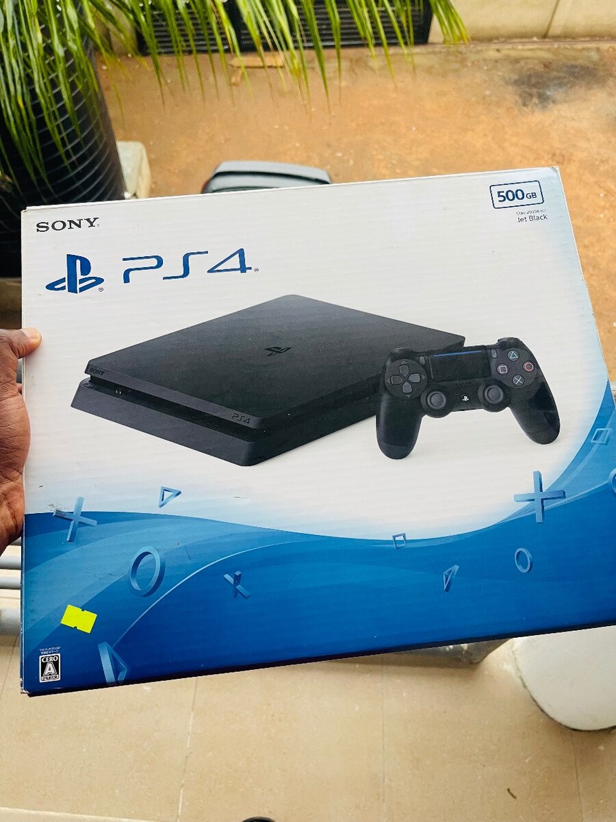 Ps4 slim almost new dm