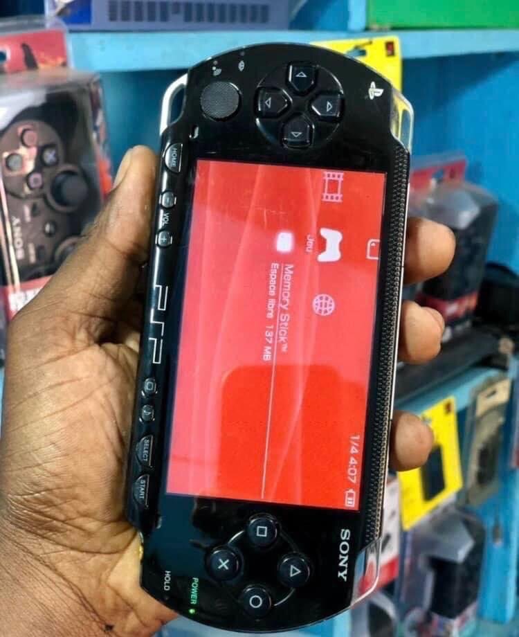 PSP QUASI NEUVE