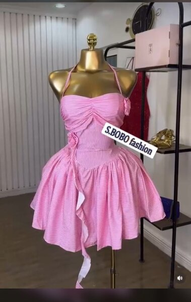 Robe d'été plissée élégante