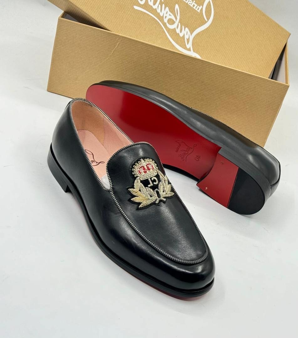 CHRISTIAN LOUBOUTIN CLASSIC SHOE