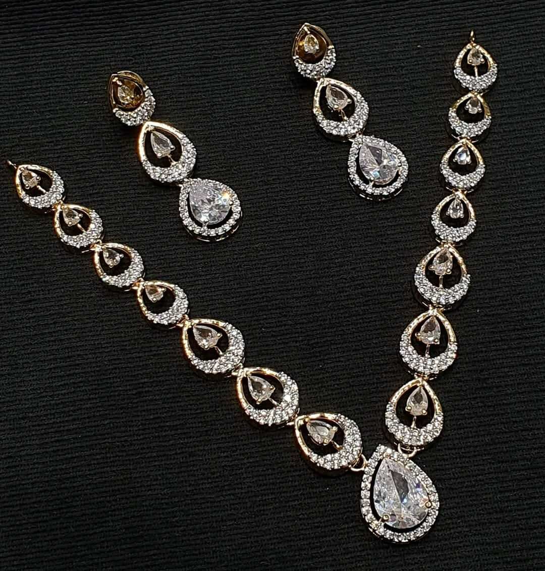 Ladies wedding set Necklace and earrings