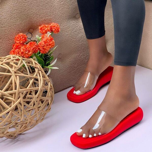 Sandales à plateforme transparentes