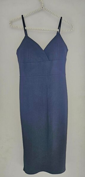 Robe élégante à bretelles fines