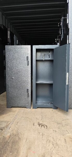 СЕЙФЫ,ОРУЖЕЙНИКИ,НАЛИЧИИ ЕСТЬ