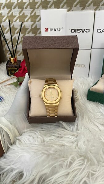 Montre en acier inoxydable élégante