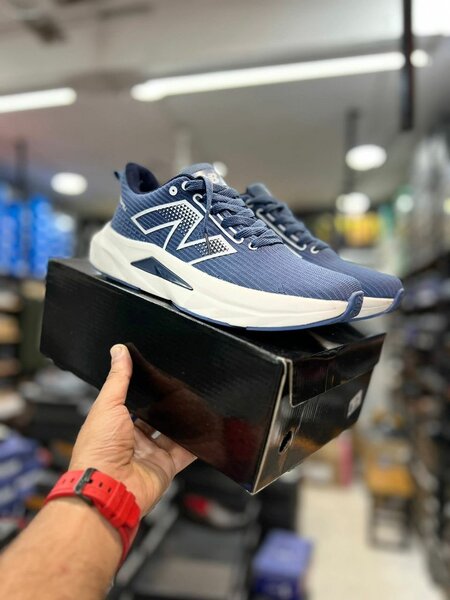 Chaussures de sport bleues légères