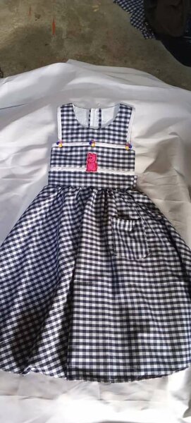 Robe Enfant à Carreaux Élégante