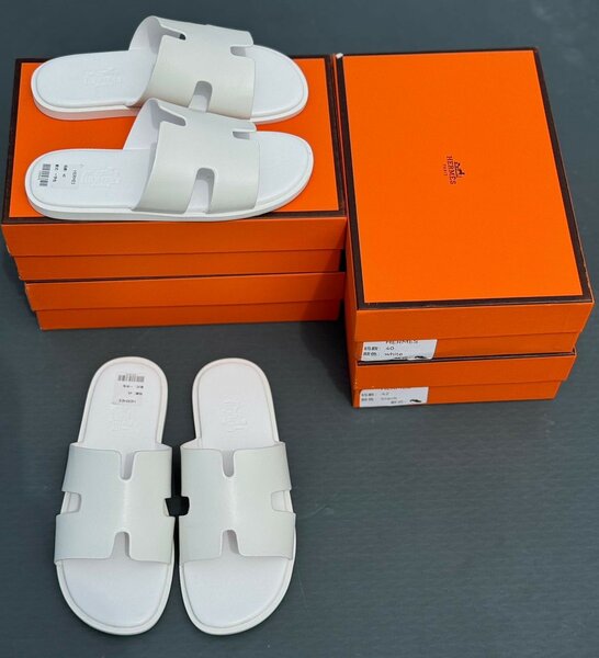 Sandales en cuir blanches