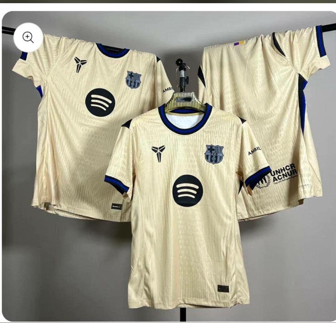 Maillot de football moderne