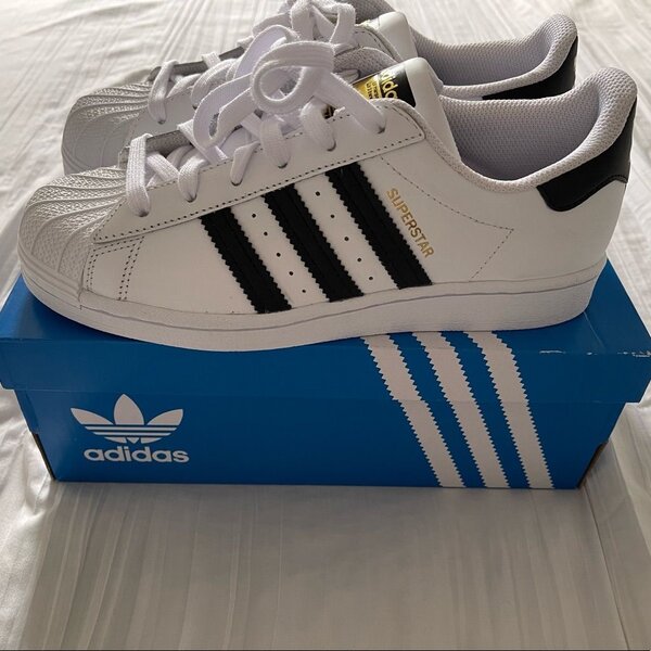 Бренд superstar