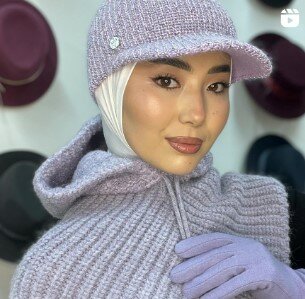 Красивая женская шапка-кепка.Россия