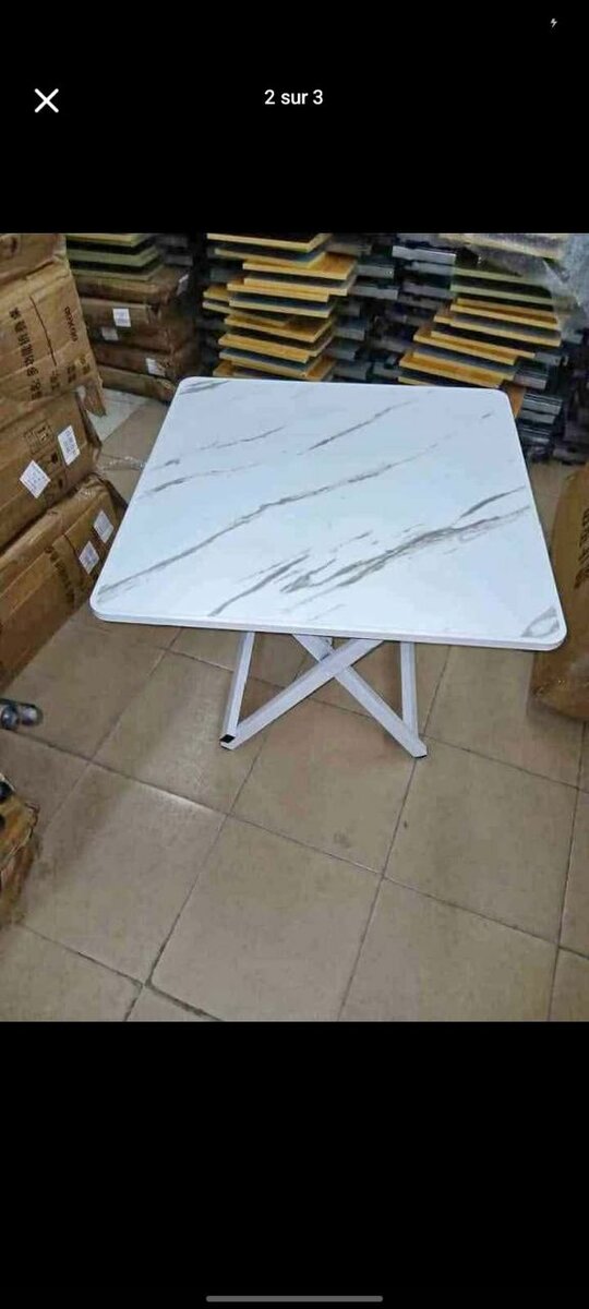 Table pliante marbrée