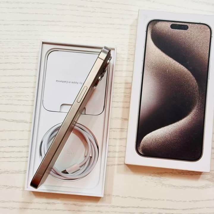 iPhone 15 Pro Max Déballage