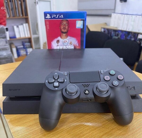 PlayStation 4 Standard