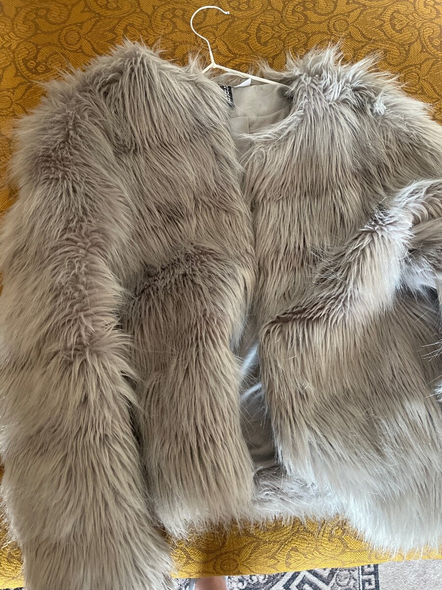 Шубка из искусственной шерсти