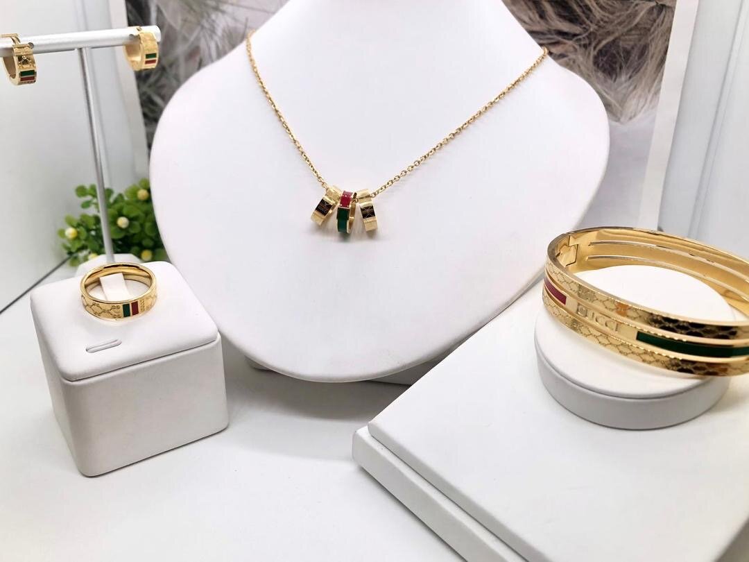 Parure élégante or plaque