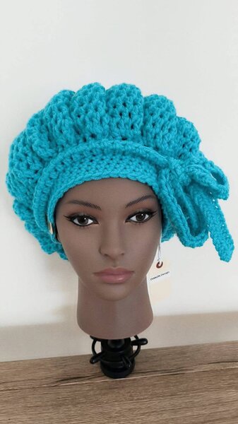 Béret en crochet élégant