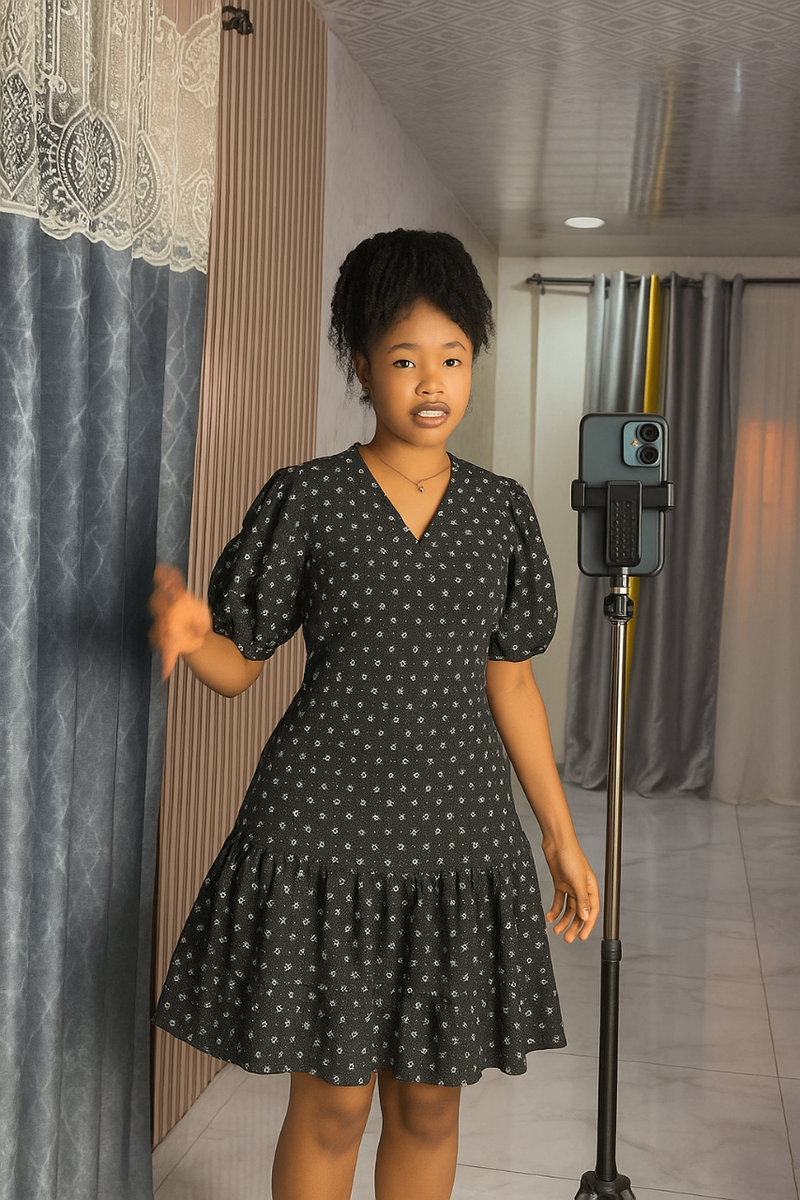 Robe élégante à pois femme