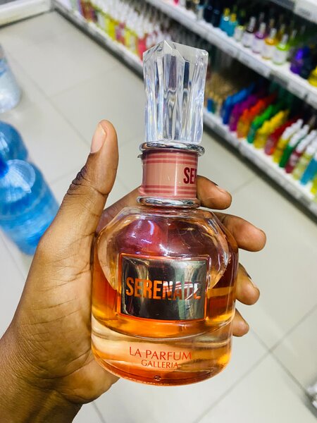 Parfum Serenade Galleria