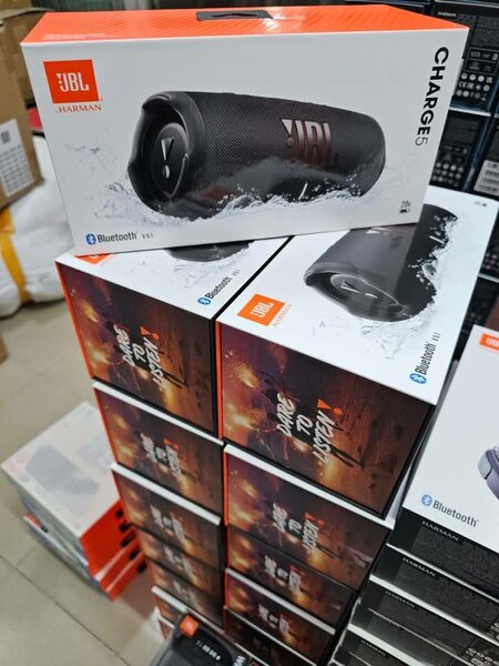JBL Charge 5 black