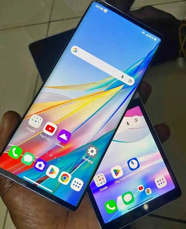 Smartphone double écran innovant