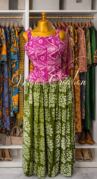 Robe en tissu adiré