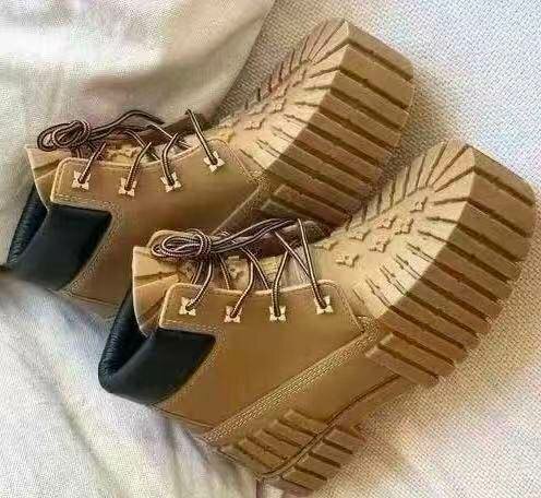 Bottes robustes colorées