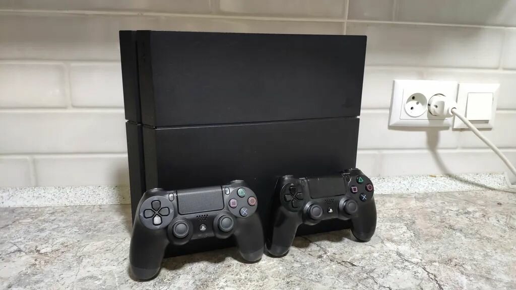 PlayStation 4 Fat 500 GB полностью матовая