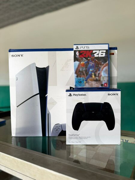 Pack PS5 avec jeux et manette