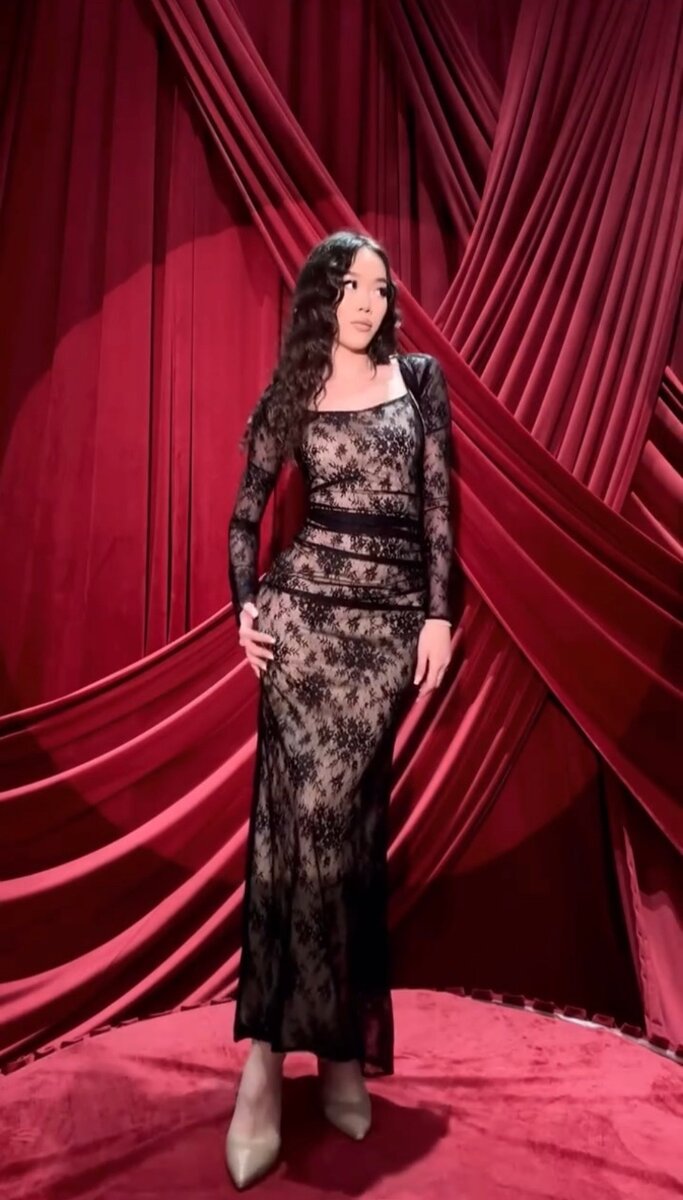 Платье гипюр