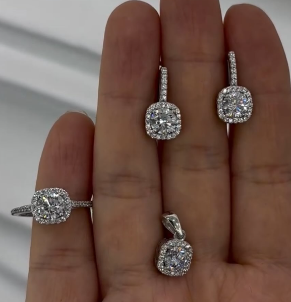 Роскошный комплект