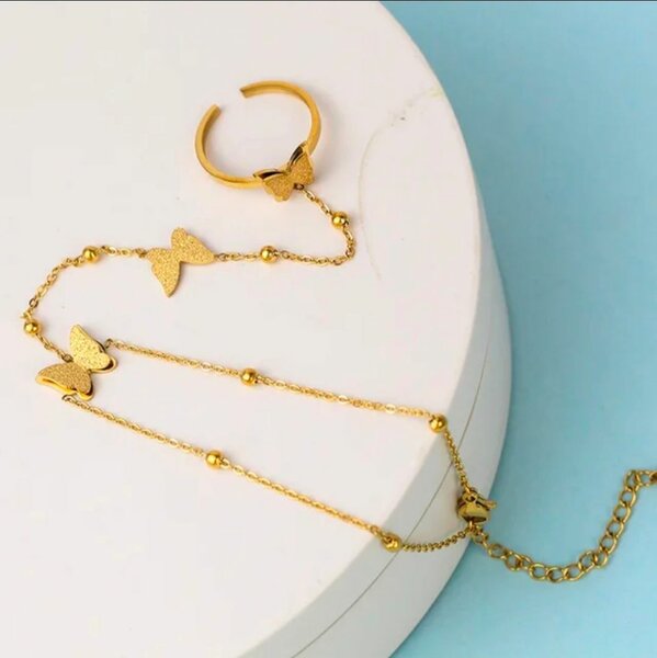 Elegant Gold Hand Chain Bracelet